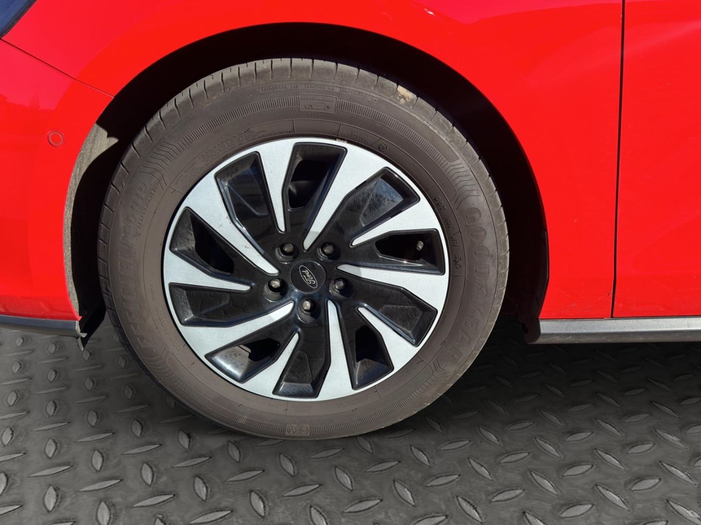 Fahrzeugabbildung Ford Focus Turnier Titanium 1.5 EcoBlue EU6d