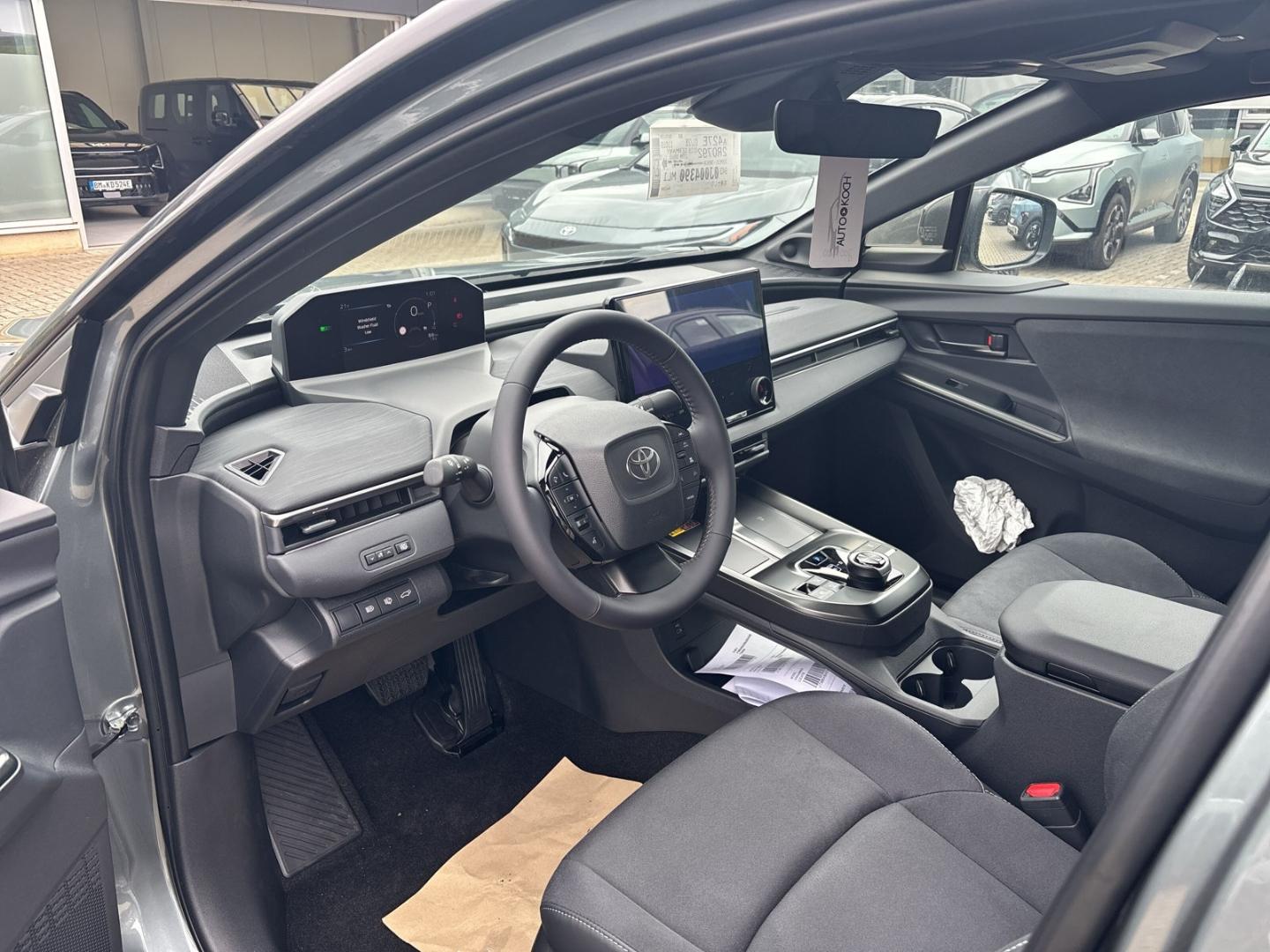 Toyota C-HR+ 252 kW AWD Lounge Navi 360 Kamera Panorama