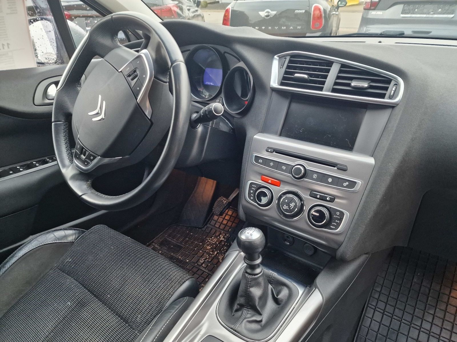 Fahrzeugabbildung Citroën C4 Lim. Shine, Navi,Sitzheiz.,PDC