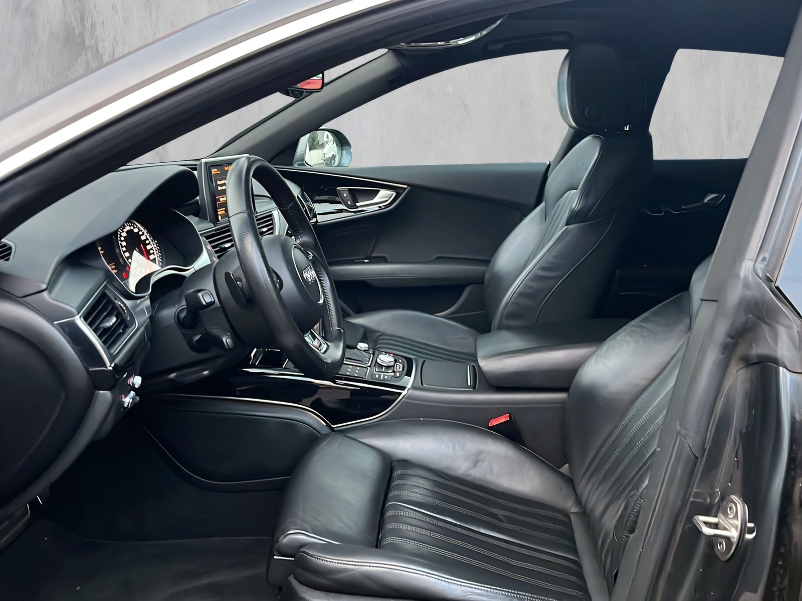 Fahrzeugabbildung Audi A7 3.0 TDI QUATTRO DSC BOSE NAVI GSHBD