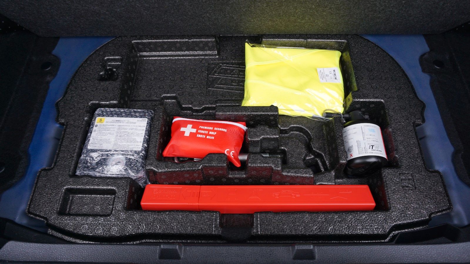 Fahrzeugabbildung Toyota Corolla Hybrid Lounge, Navi, LED, Kamera,Head Up