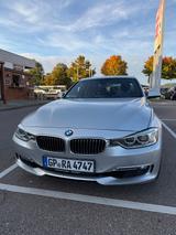 BMW 2.0 328i Luxury Line  - silberne BMW 328