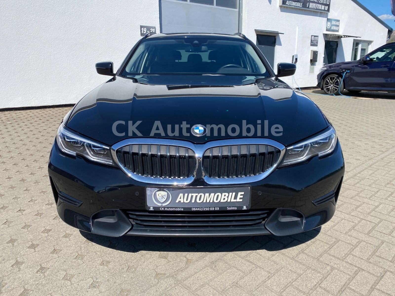 Fahrzeugabbildung BMW 320d xDrive Touring Sport-Line/Laser/Pano/Kamera