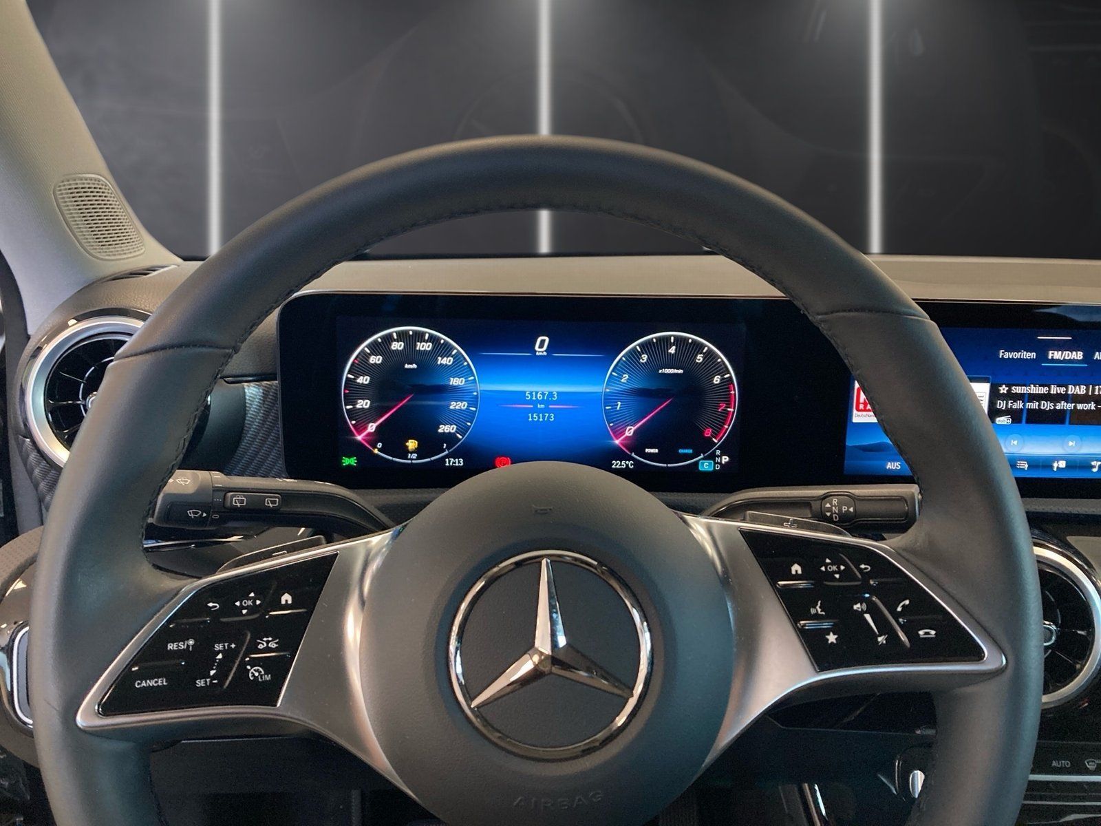 Fahrzeugabbildung Mercedes-Benz A 200 Progressive*MultiBeam*360°*Totwinkel*Navi*