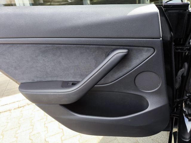 Fahrzeugabbildung Tesla Model 3 PERFORM AWD PANO+NAVI+STDHZ+LED+SHZ+KAM+