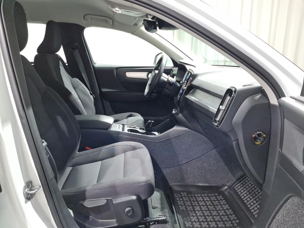 Volvo XC40 Momentum Pro 2WD