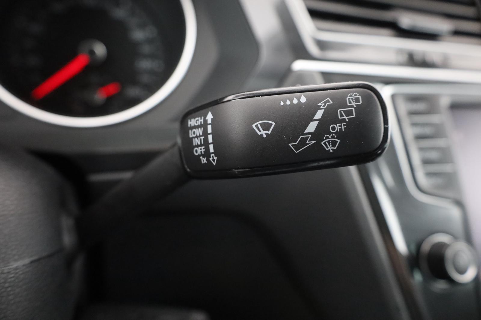 Volkswagen Tiguan 1.4 TSI Comfortline LED AHK Kamera ACC