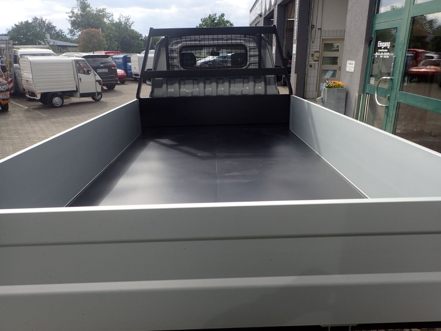 Fahrzeugabbildung Piaggio Porter NP6 TW Kipper LR 3,08m Pritschenlänge LPG