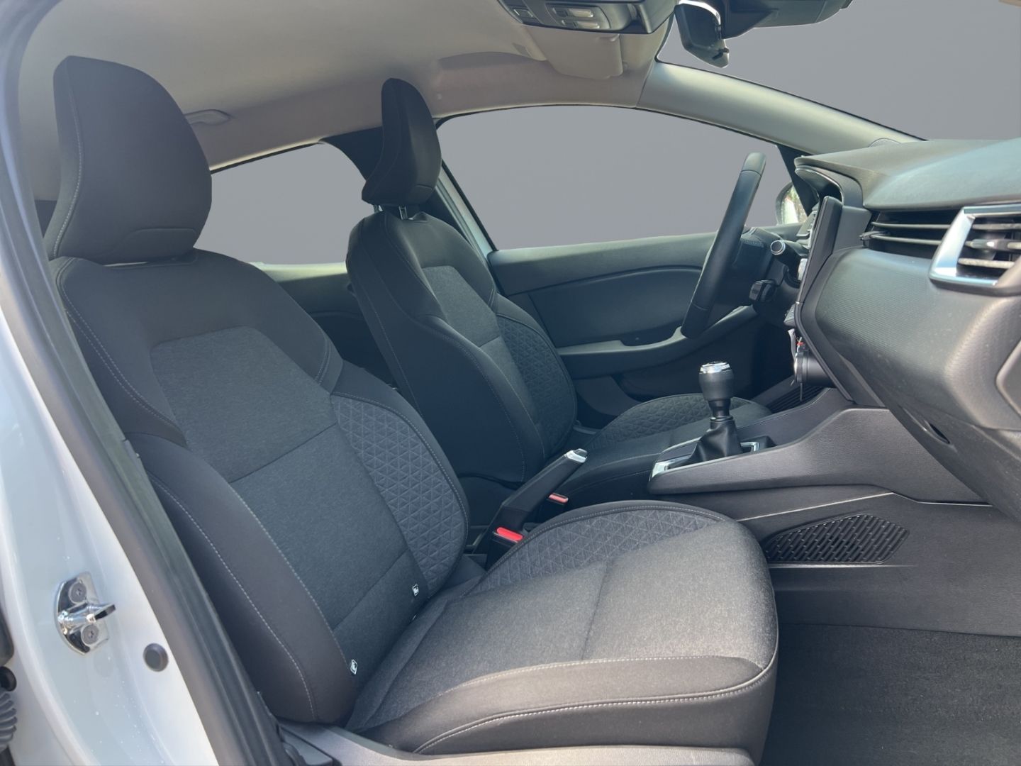 Fahrzeugabbildung Renault Clio Experience 1.0 SCe 75 EU6d-T Allwetterreife