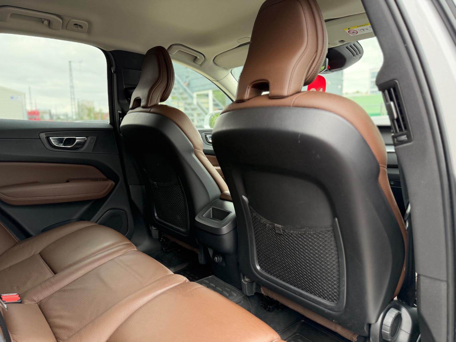 Volvo XC60 Momentum Pro*LEDER*ACC*LED*SENSUS*APPLECAR