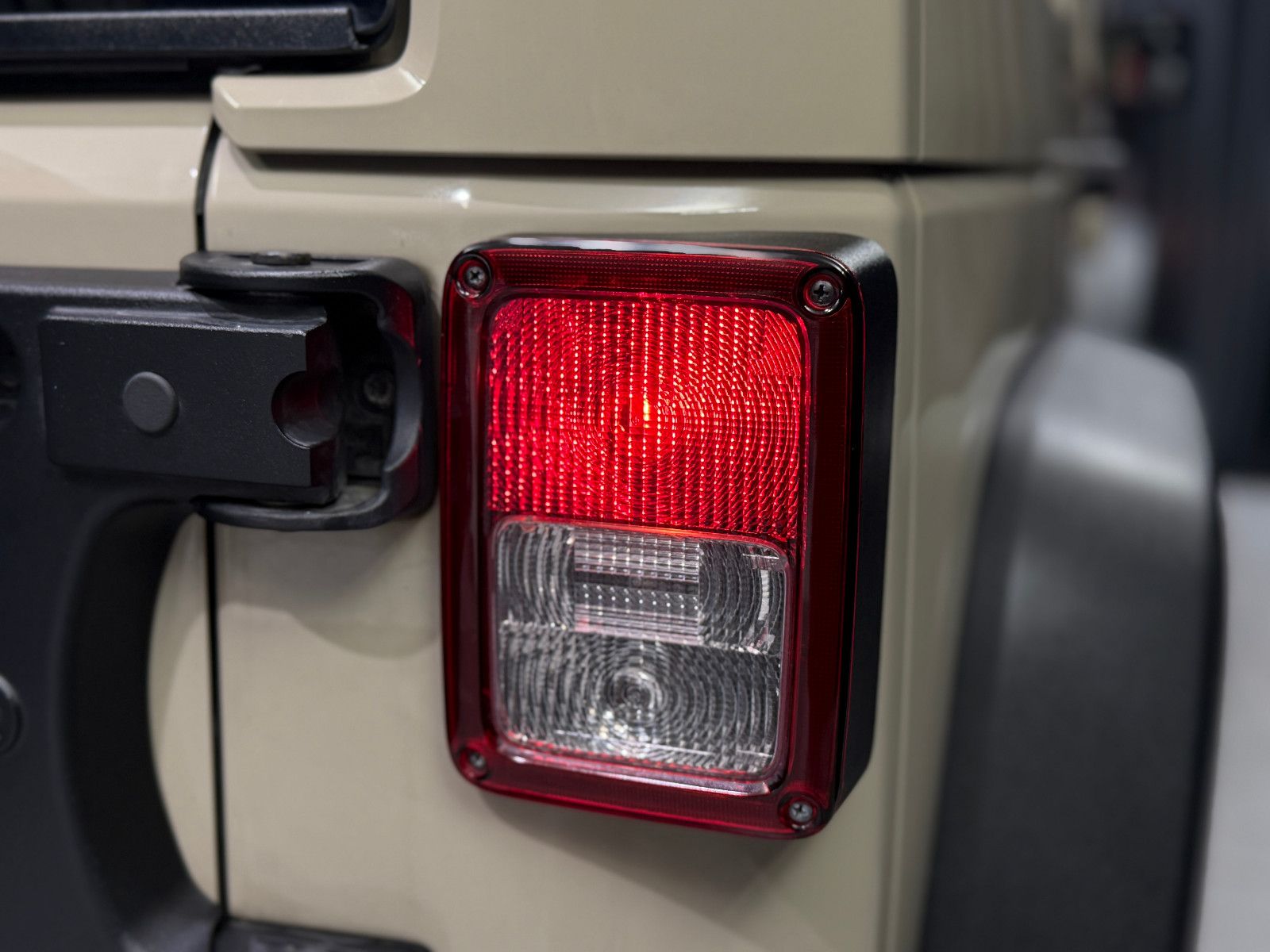 Fahrzeugabbildung Jeep Wrangler Unlimited Rubicon Recon Offroad|Alpine