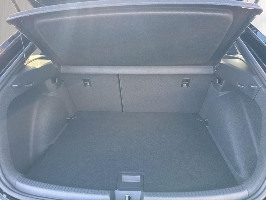 Volkswagen Taigo 1.0 TSI DSG R-Line R-Kamera Navi GJR Pano 