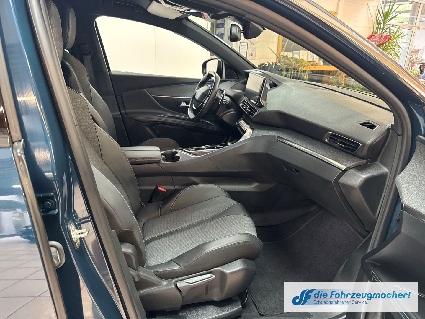 Fahrzeugabbildung Peugeot 3008 Allure Pack 1.2 PureTech 130 EU6d