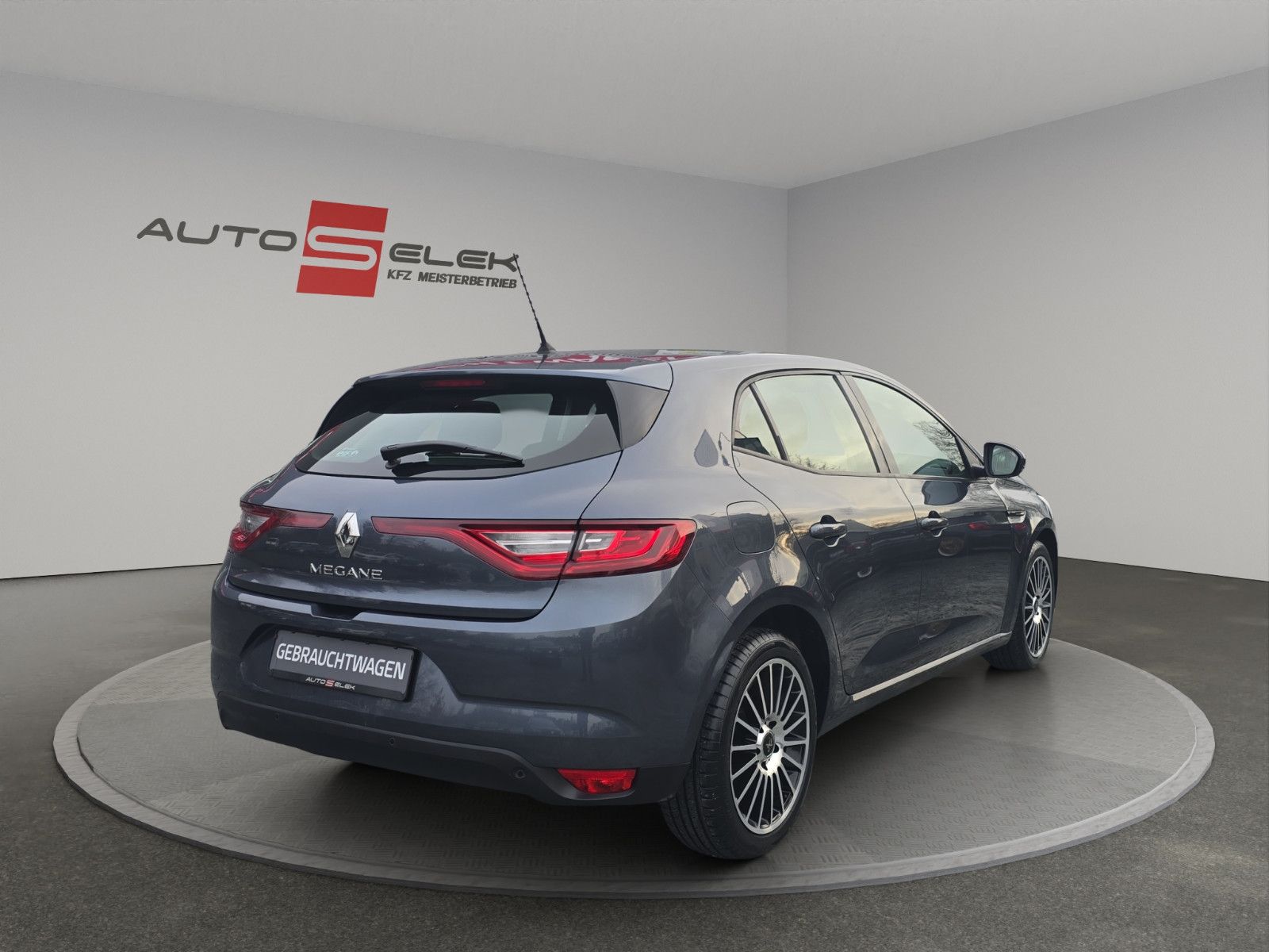 Fahrzeugabbildung Renault Megane IV Play NAVI+PDC+SHZ AUS 1.HAND