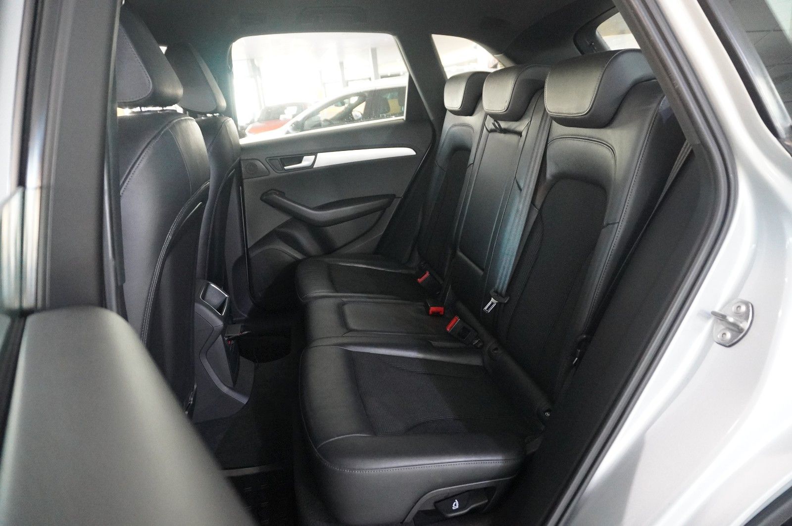 Fahrzeugabbildung Audi Q5 3.0 TDI V6 S-LINE QUATTRO NAVI/BI-XENON/SPORT