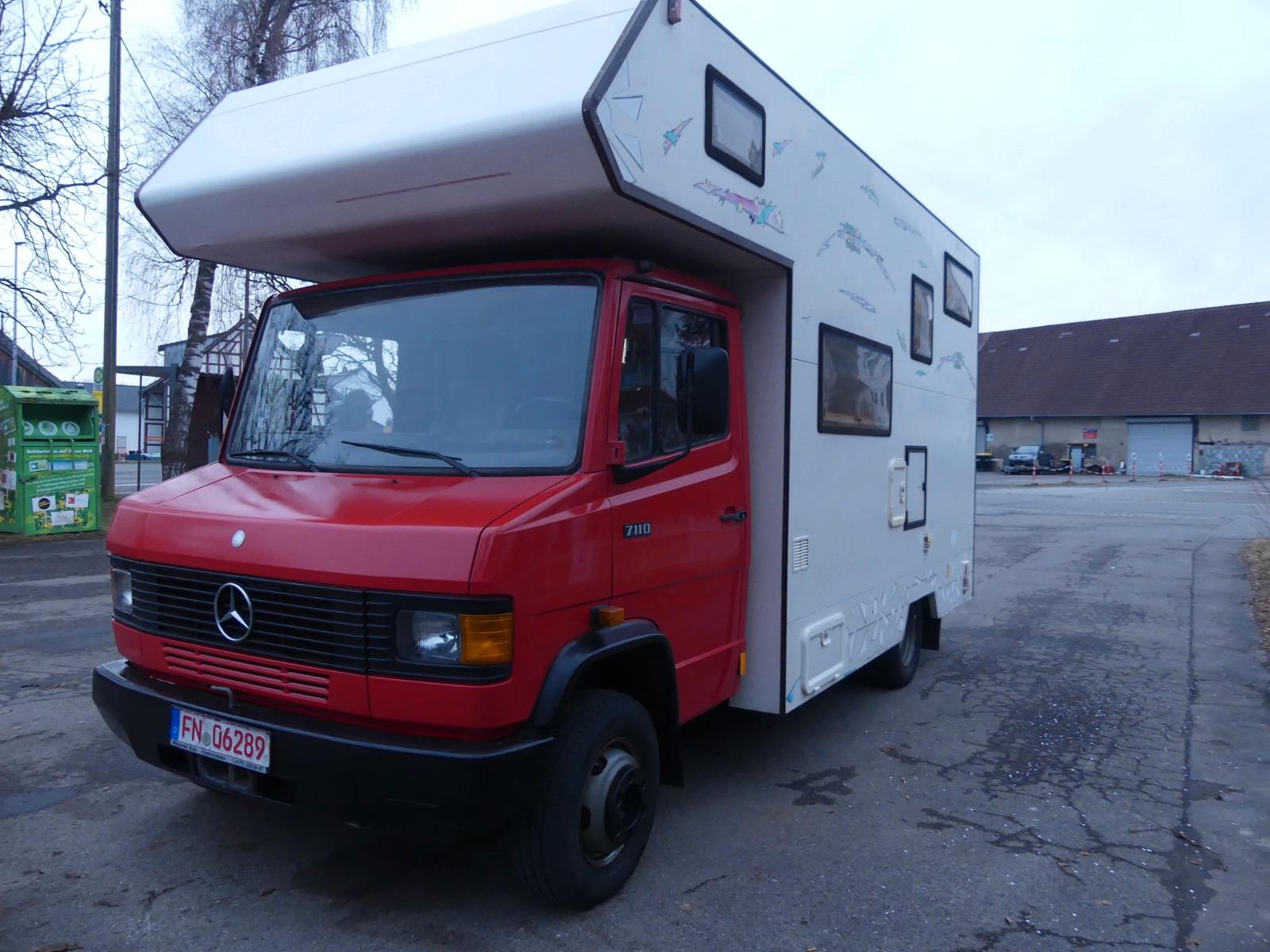 Mercedes-Benz DB 711D Gfk Aufbau