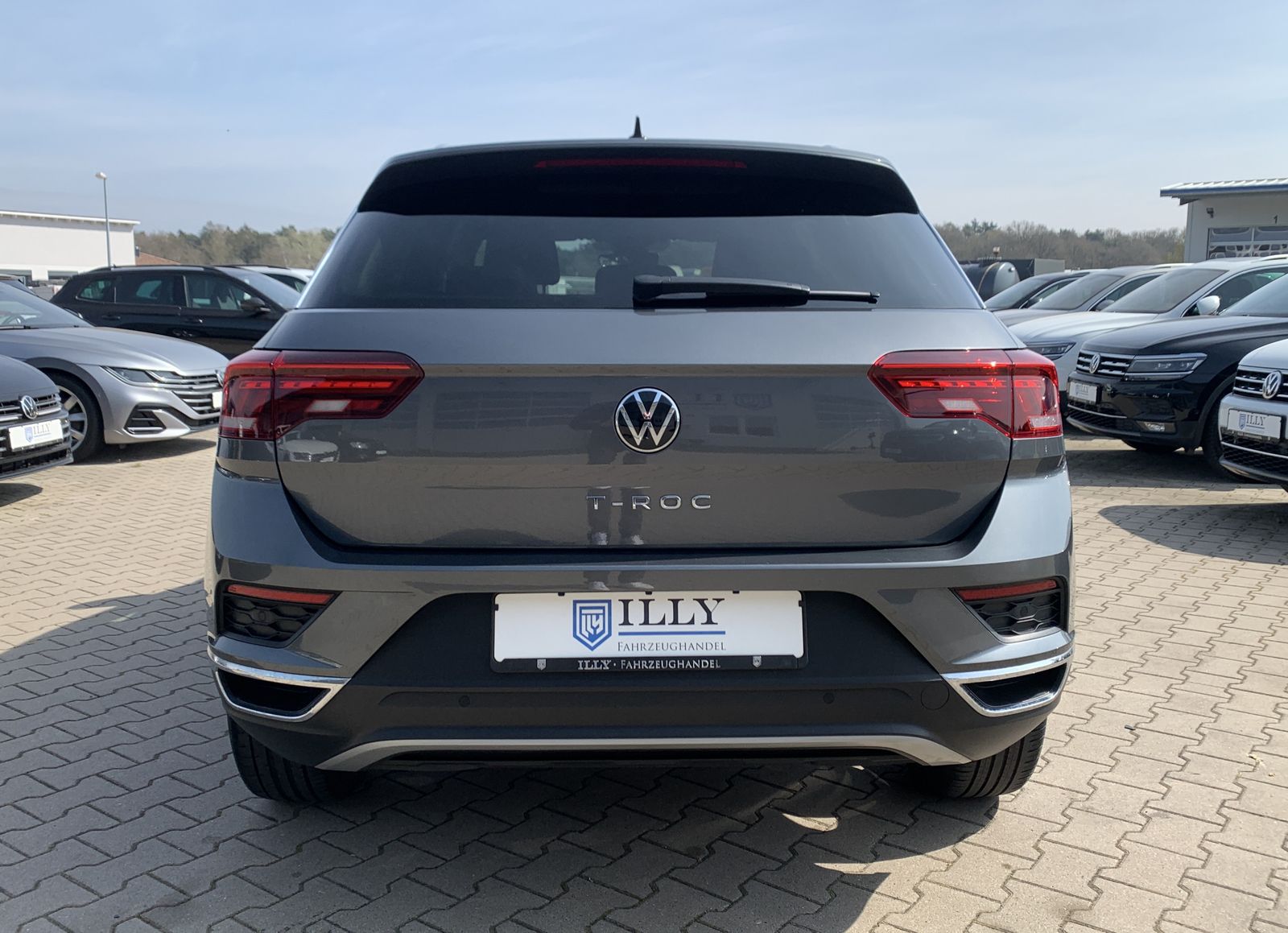 Fahrzeugabbildung Volkswagen T-Roc 1.5 TSI*Sport*Cam*LED*Side*Digital Cockpit