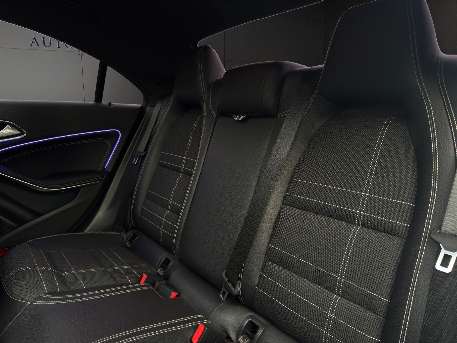 Fahrzeugabbildung Mercedes-Benz CLA 180 Pano/Automatik/Bi-Xen/Navi/Sitzheizung