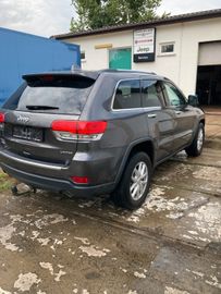 Jeep Grand Cherokee - 12