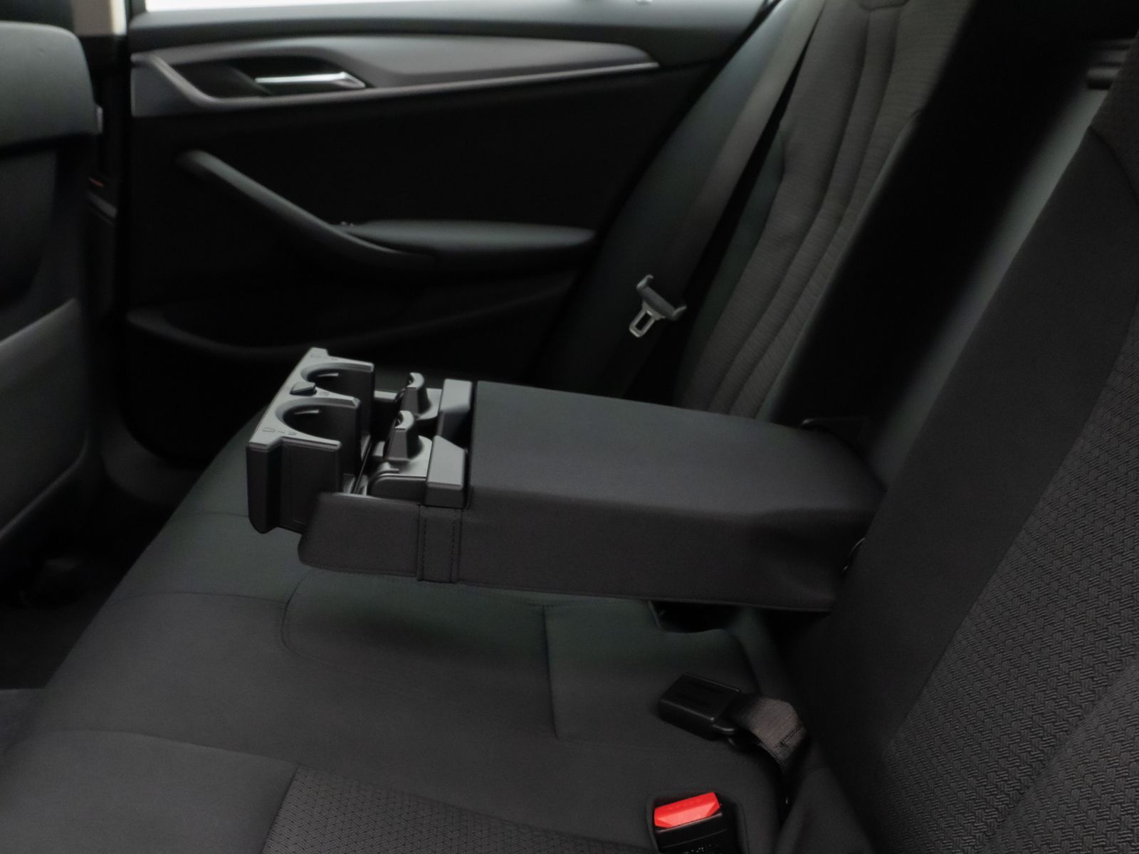 Fahrzeugabbildung BMW 520e Kamera DAB Sport Klima-4Zonen Alarm ParkAss