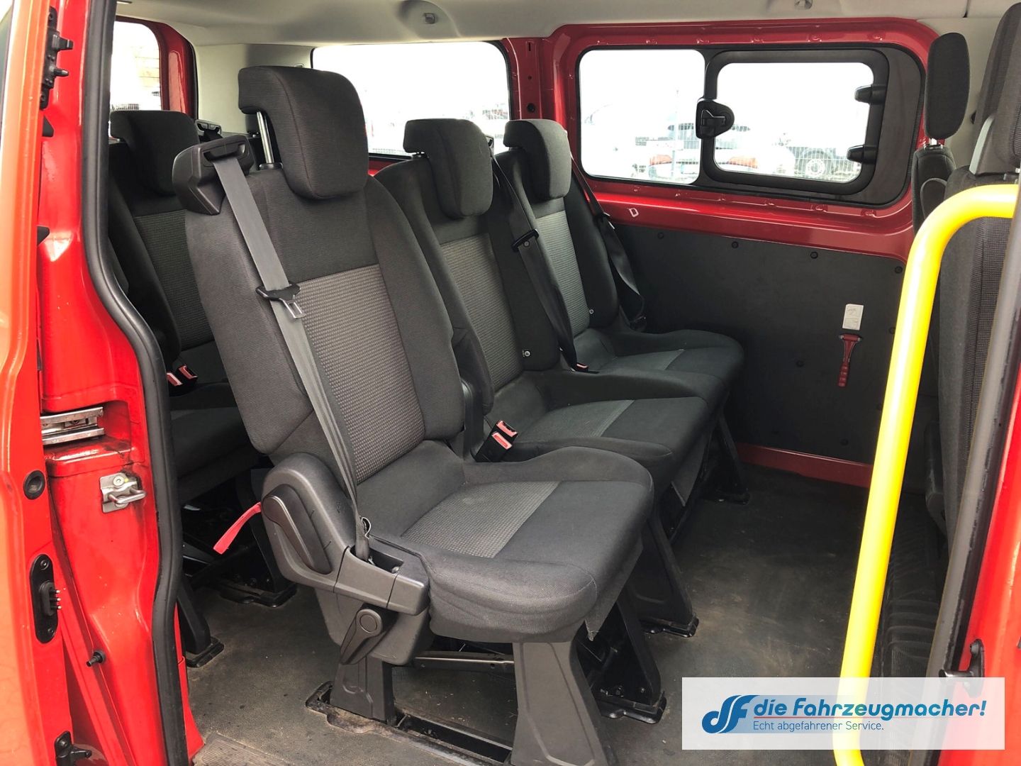 Fahrzeugabbildung Ford Transit Custom Kombi 300 L1 2.2 TDCi *1453