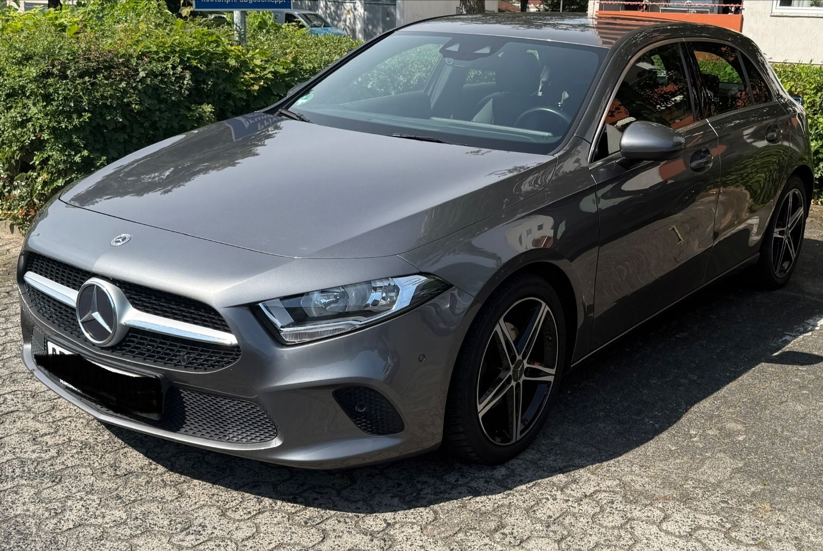 MERCEDES-BENZ A 180 -