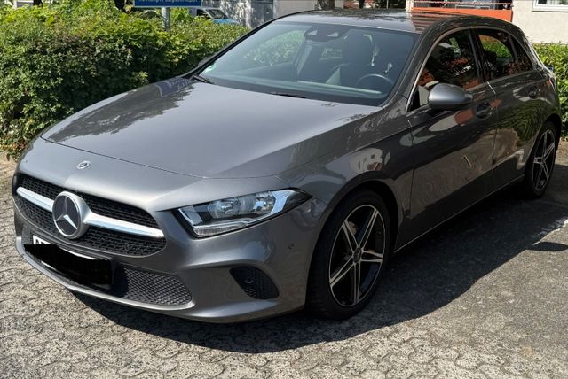 MERCEDES-BENZ A 180 -
