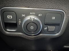 Fahrzeugabbildung Mercedes-Benz GLB 220 d Navi Leder LED AHK ACC 1.Hand