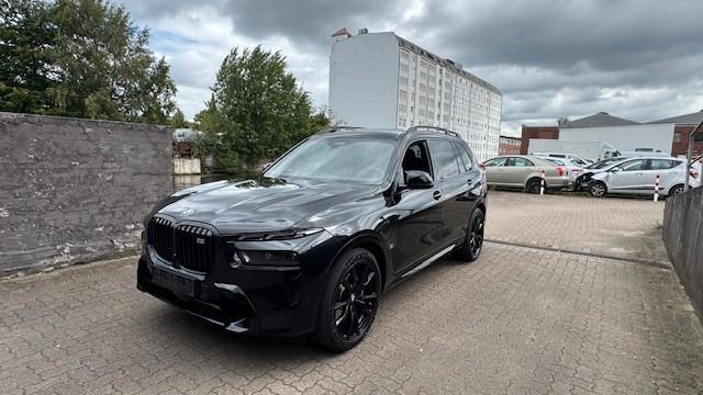 BMW X7 M60i Carbon