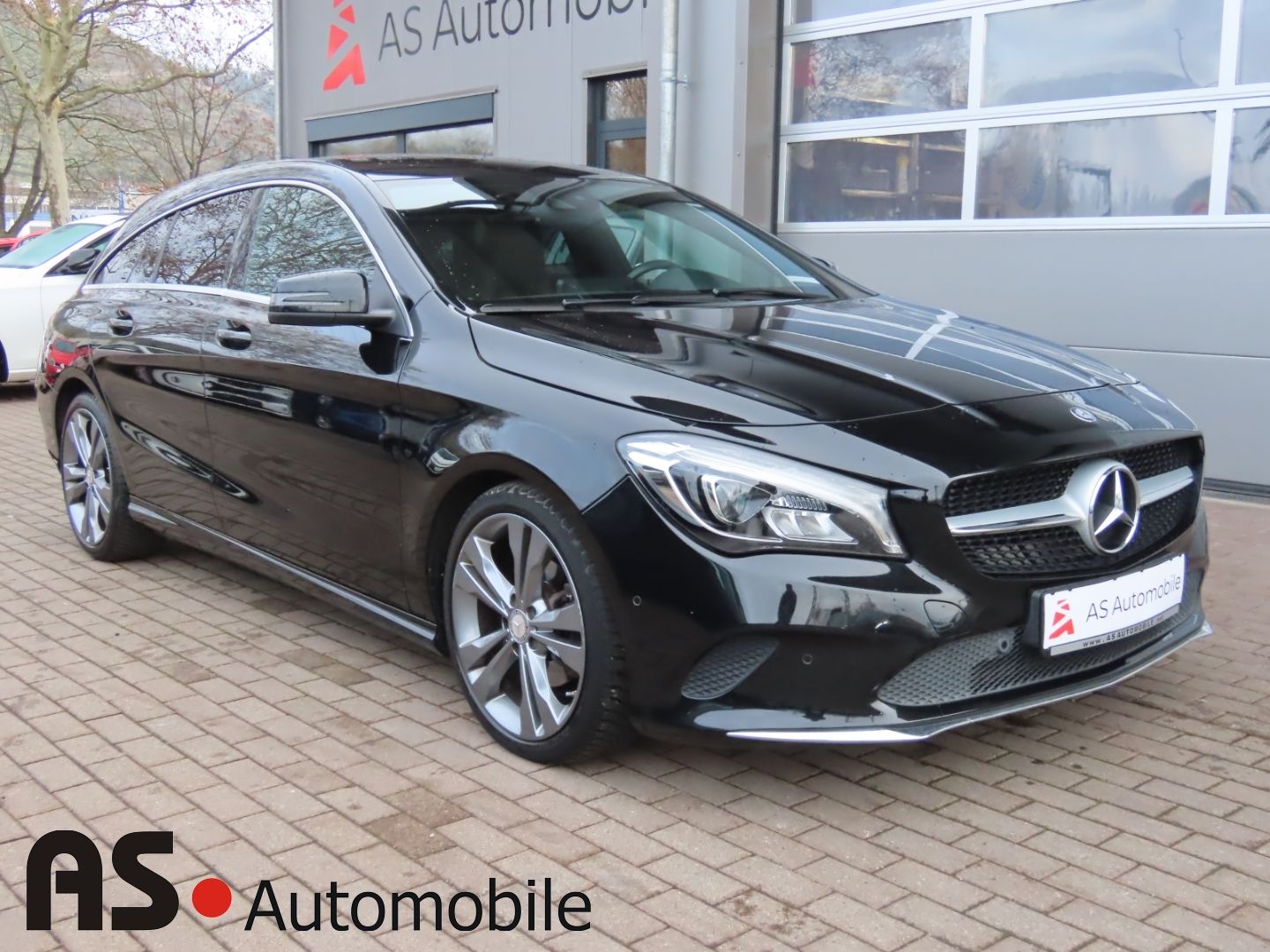 MERCEDES-BENZ CLA 180 Shooting Brake 2.Hd*Navi*Kamera*LED*SHZ