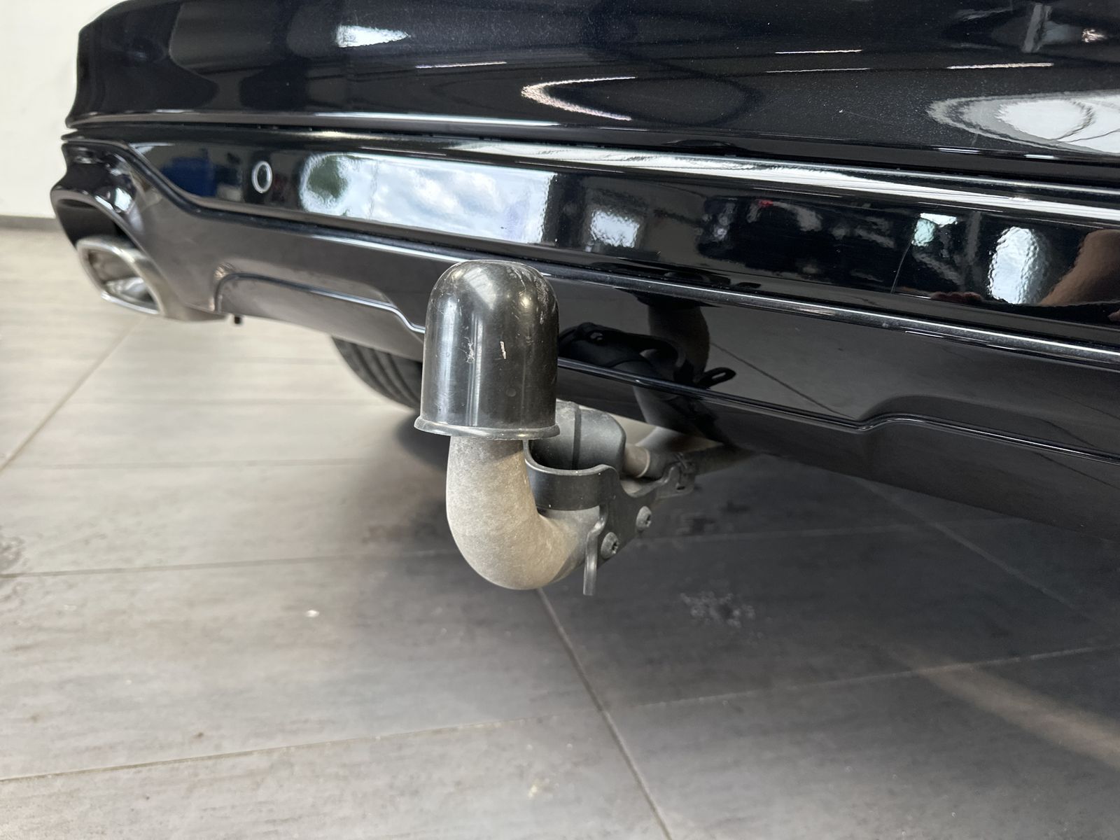 Fahrzeugabbildung Ford Kuga 2.0 EB 4x4 Aut. ST-Line X NAV+LED+PANO+AHK