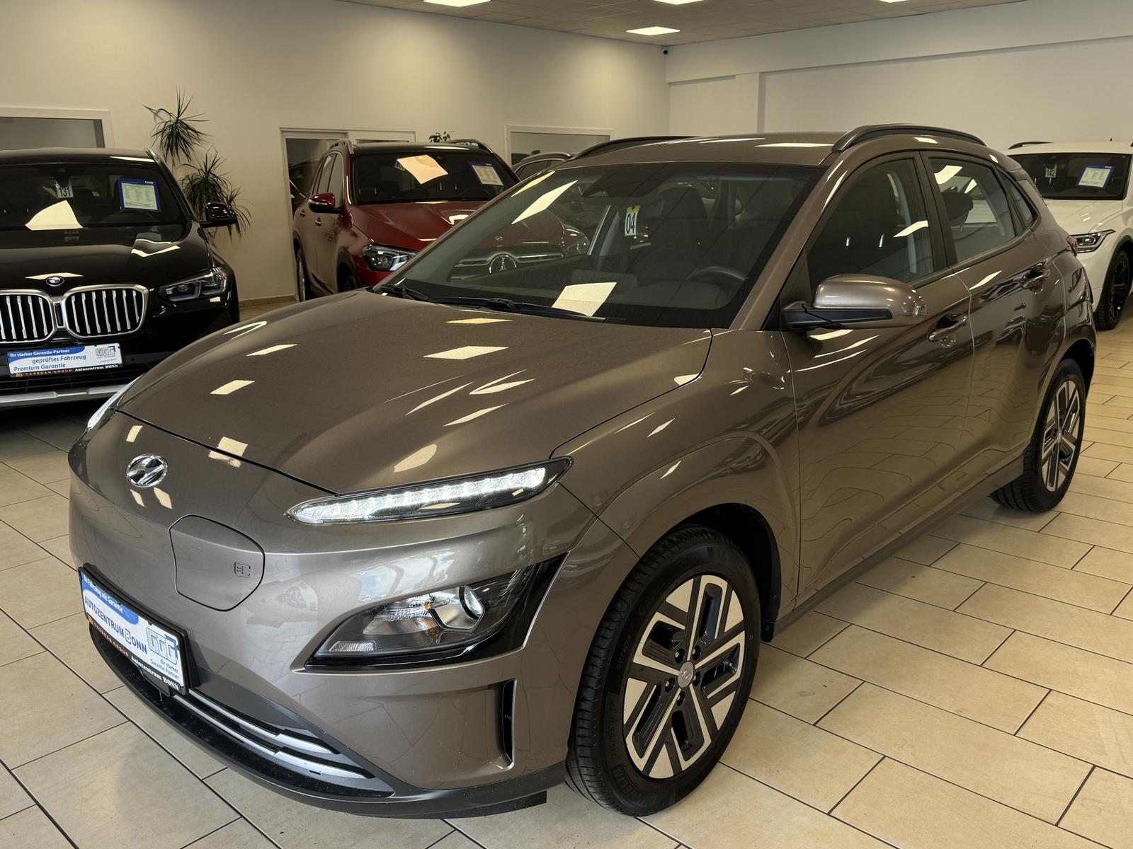 Hyundai Kona Select SHZ*PDC*CarPlay*1H*W-Paket*R-Cam*ACC