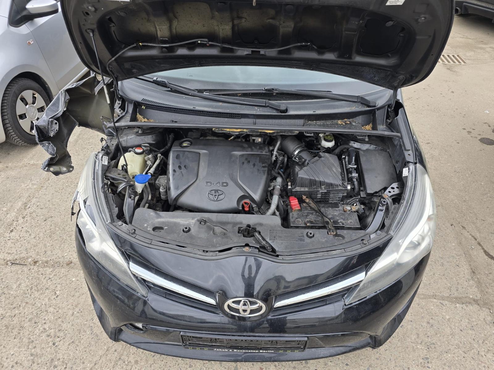 Toyota Verso 2014 — interior