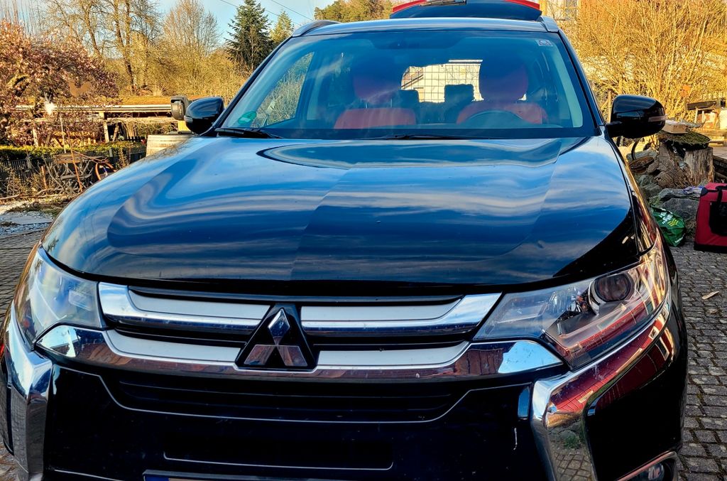 Image of Mitsubishi Outlander