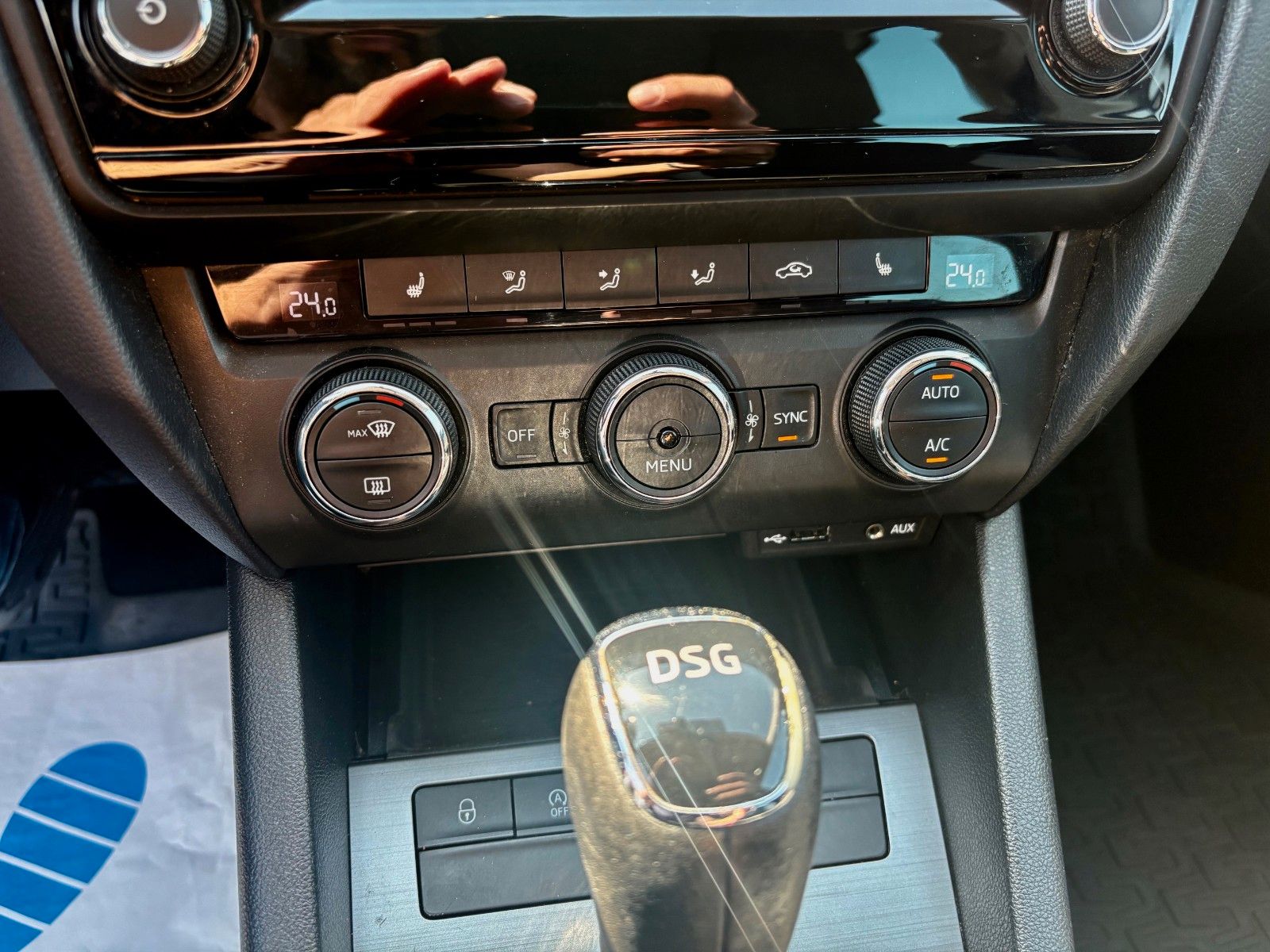 Fahrzeugabbildung SKODA Octavia 2.0 TDI Combi Joy DSG Navi Xenon SCHECKH