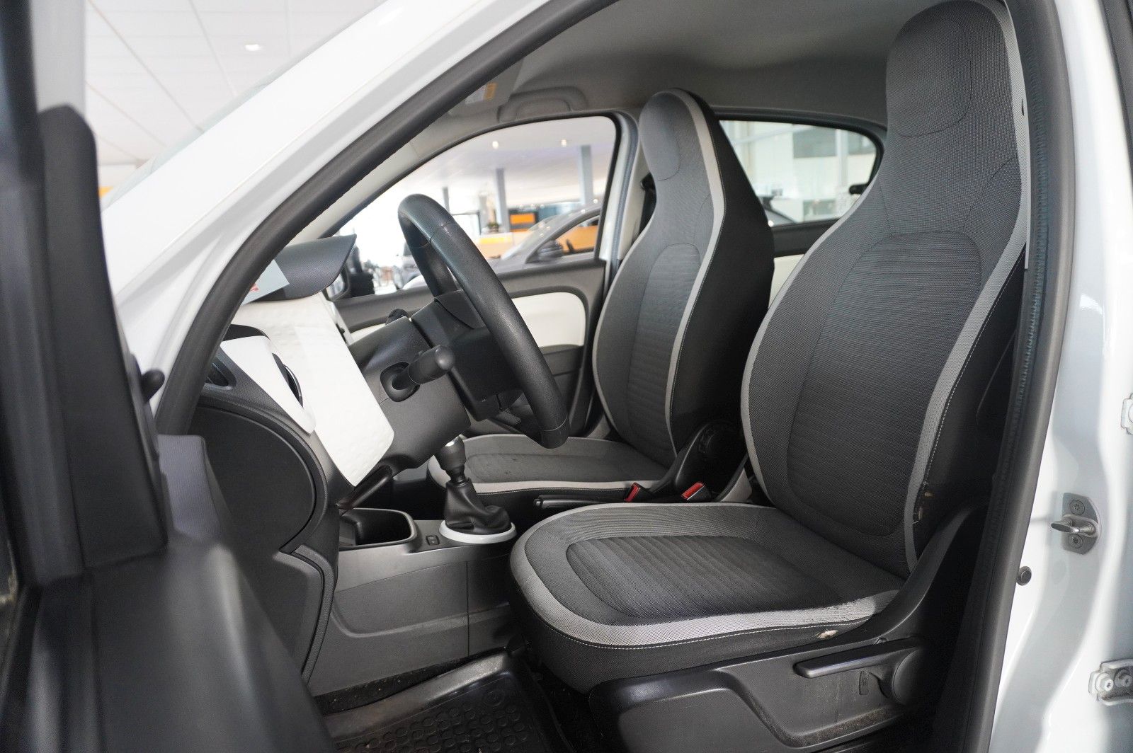 Fahrzeugabbildung Renault Twingo 1.0 SCE LIMITED 5-TÜR  LED/KLIMA/USB/BT