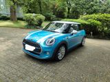 MINI Mini Cooper Electric Blue - MINI MINI: Limousine