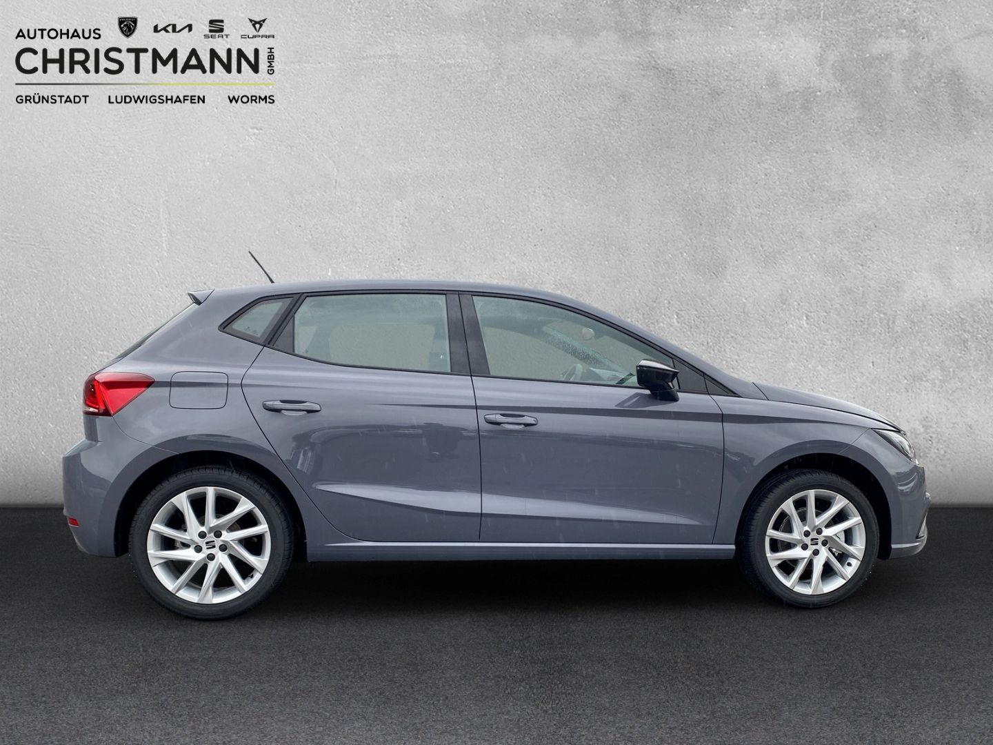 Fahrzeugabbildung SEAT Ibiza FR Navi Digitales Cockpit LED Apple CarPla