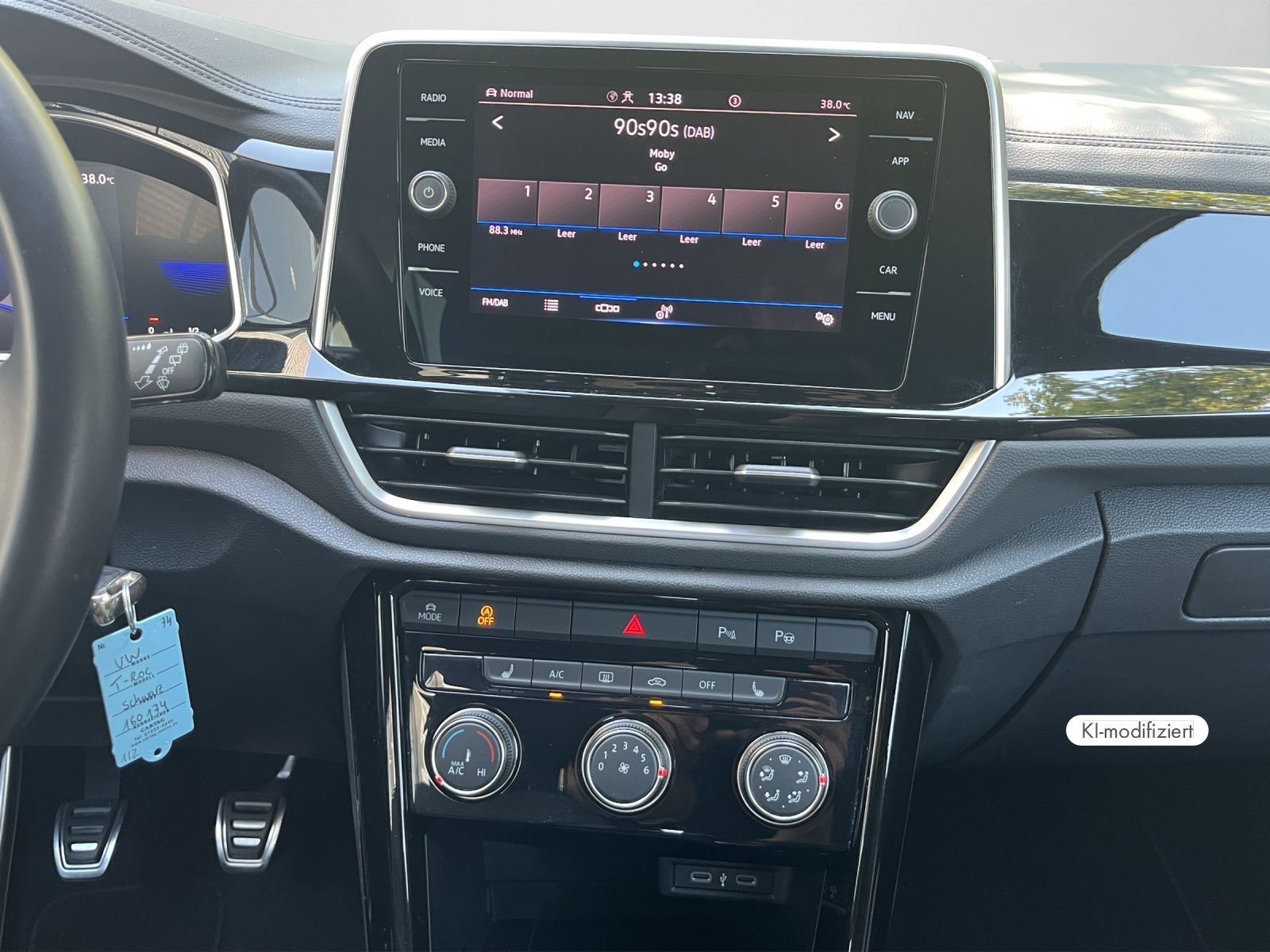 Volkswagen T-Roc - Bild 12