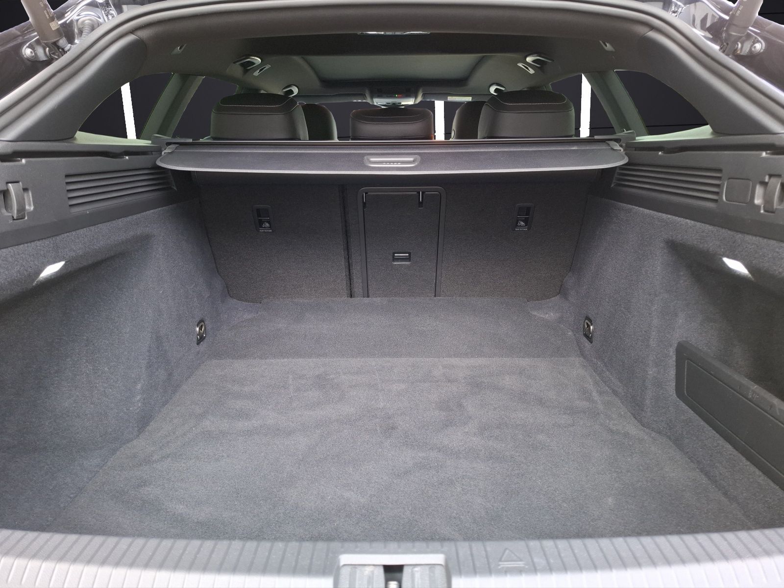 Fahrzeugabbildung Volkswagen Arteon SB TSI R-Line DSG Matrix Navi Pano AID AC