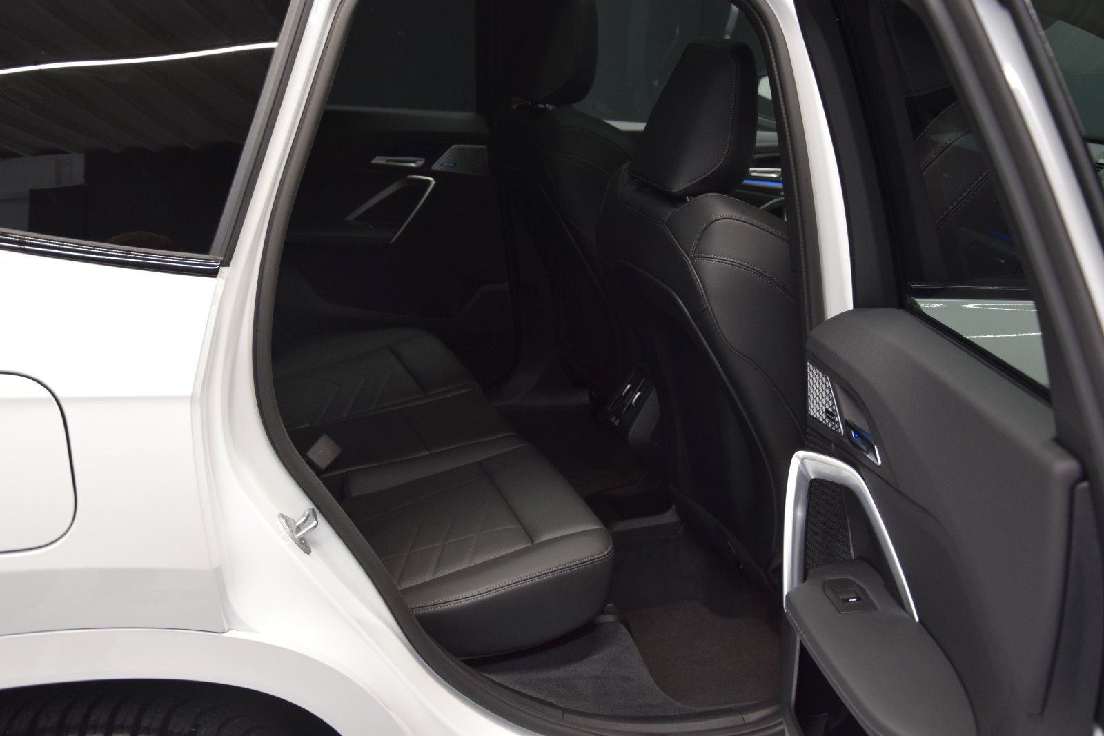 Fahrzeugabbildung BMW X1 18i sDrive M Sport H&k Panorama ACC Ambiente