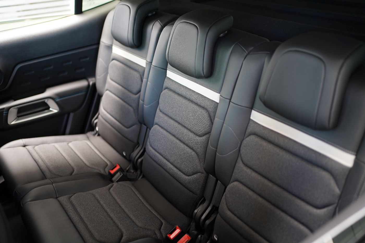 Fahrzeugabbildung Citroën C5 Aircross BlueHDi 130 EAT8 Max Automatik Navi