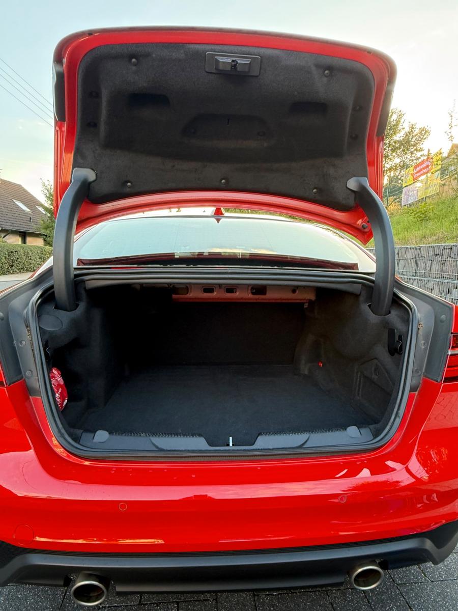 Jaguar XE P250 S 