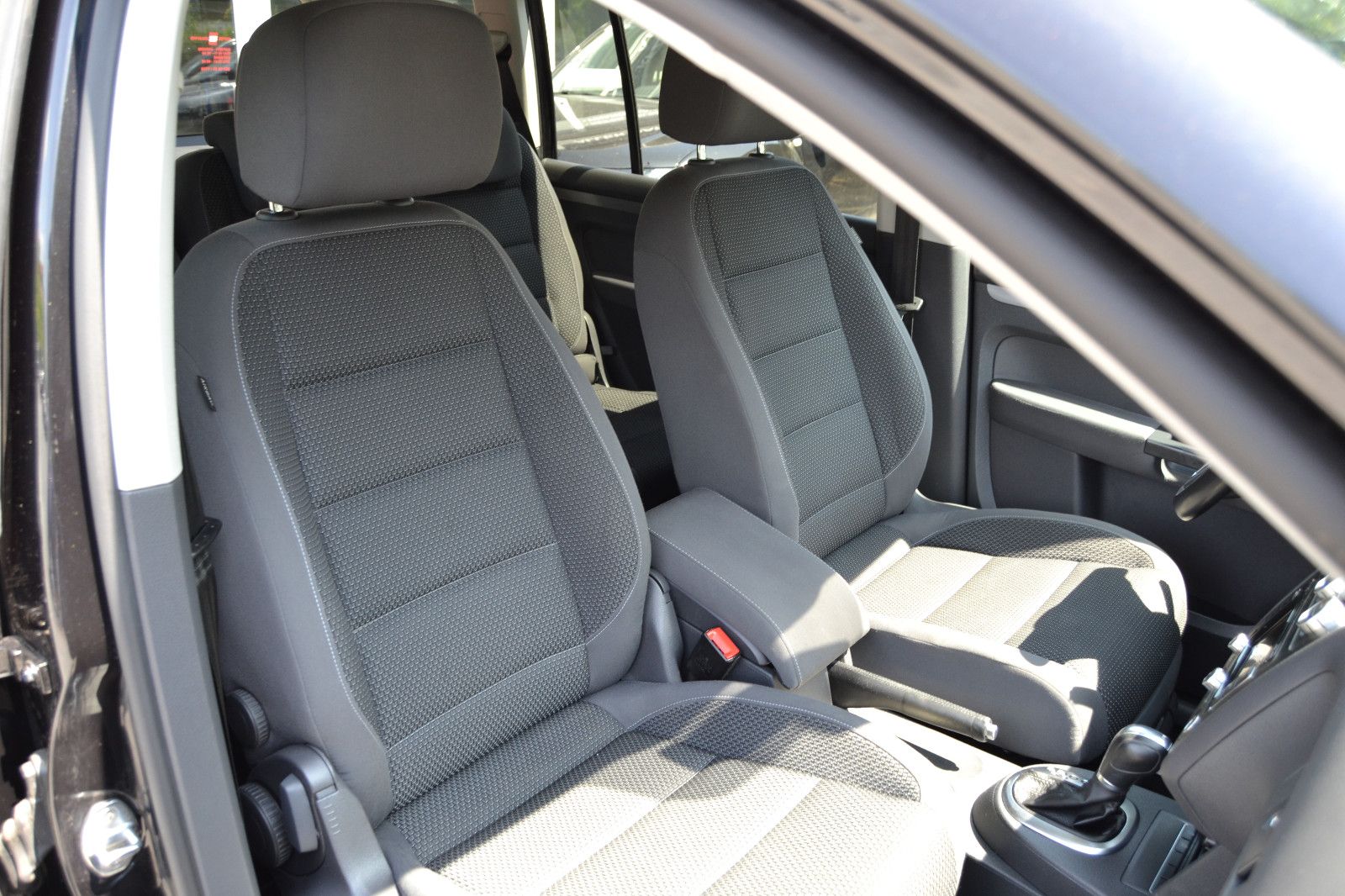 Fahrzeugabbildung Volkswagen Touran Comfortline BMT/AUTOMATIK/NAVIGATION/AHK/