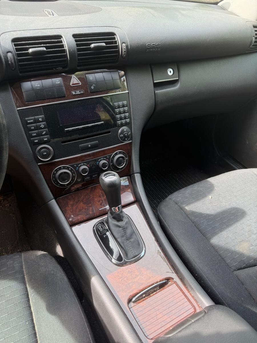 Mercedes-Benz C180 2004 — photo 7