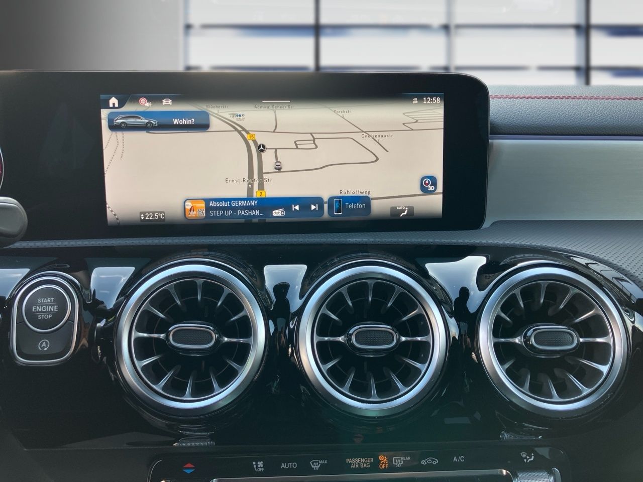 Fahrzeugabbildung Mercedes-Benz CLA 250 4M SB AMG Pano+Night+Burmester+Totw+Ambi