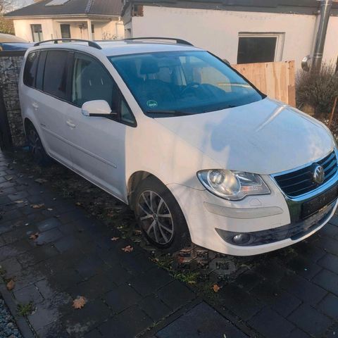 Volkswagen VW,Touran,1.4TSI,Klima,DSG,AHK,TÜV NEU