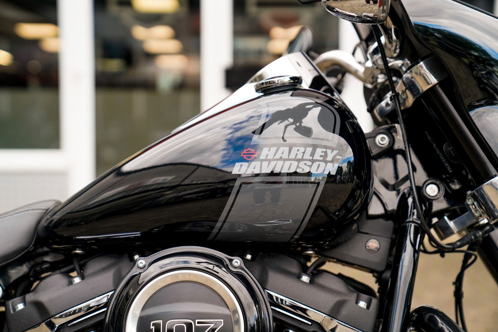 Fahrzeugabbildung Harley-Davidson FLSB Sport Glide 107 cui - Jekill & Hyde
