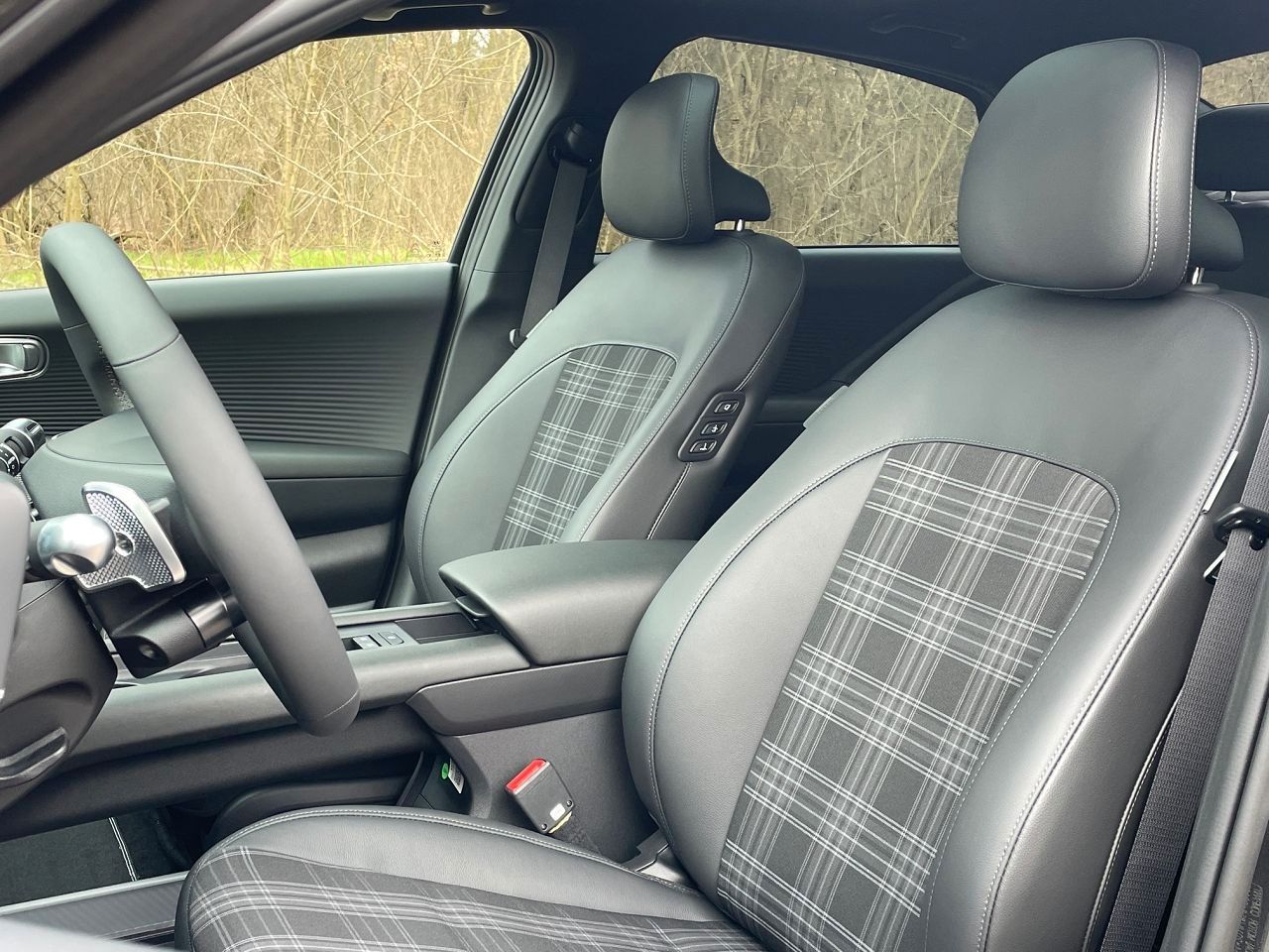 Fahrzeugabbildung Hyundai IONIQ 6 Ioniq 6 First Edition 4WD *MIETKAUF