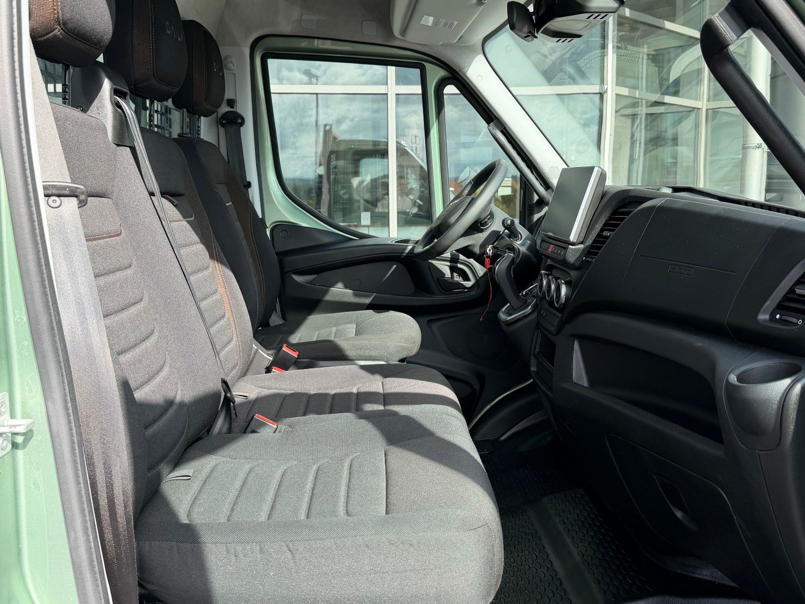 Fahrzeugabbildung Iveco Daily 35S14 A8 Pritsche *R.3450mm*AHK*Automatik